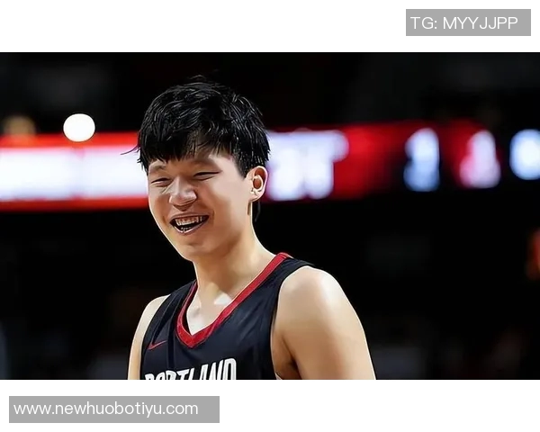 杨瀚森回应记者提问称将与克林根联手对抗比卢普斯 杨瀚森回应记者提问称将与克林根联手对抗比卢普斯