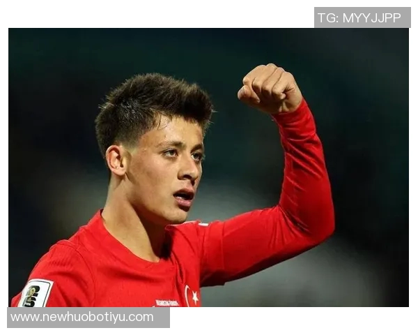 恭贺居莱尔与伊尔迪兹荣获土耳其足球推广奖的辉煌成就 恭贺居莱尔与伊尔迪兹荣获土耳其足球推广奖的辉煌成就