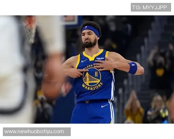 克莱半场表现出色三分球完美命中助力球队进攻火力全开 克莱半场表现出色三分球完美命中助力球队进攻火力全开