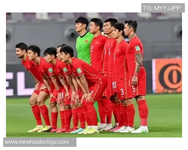 2025铁人荣耀时刻全队齐心协力捧杯共庆冠军荣耀之夜